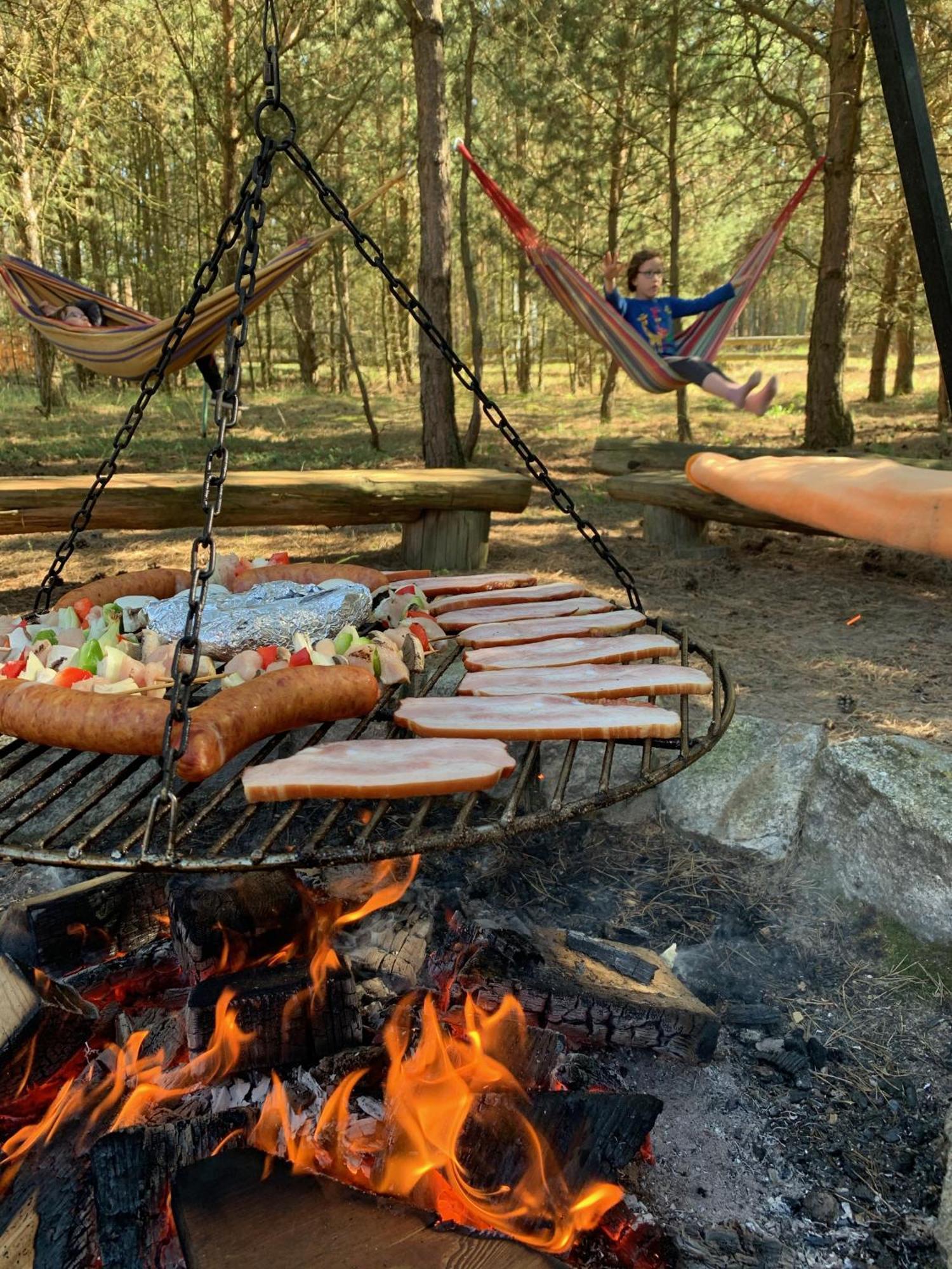 Domek Na Drzewie W Dolinie Uradu Villa Buitenkant foto