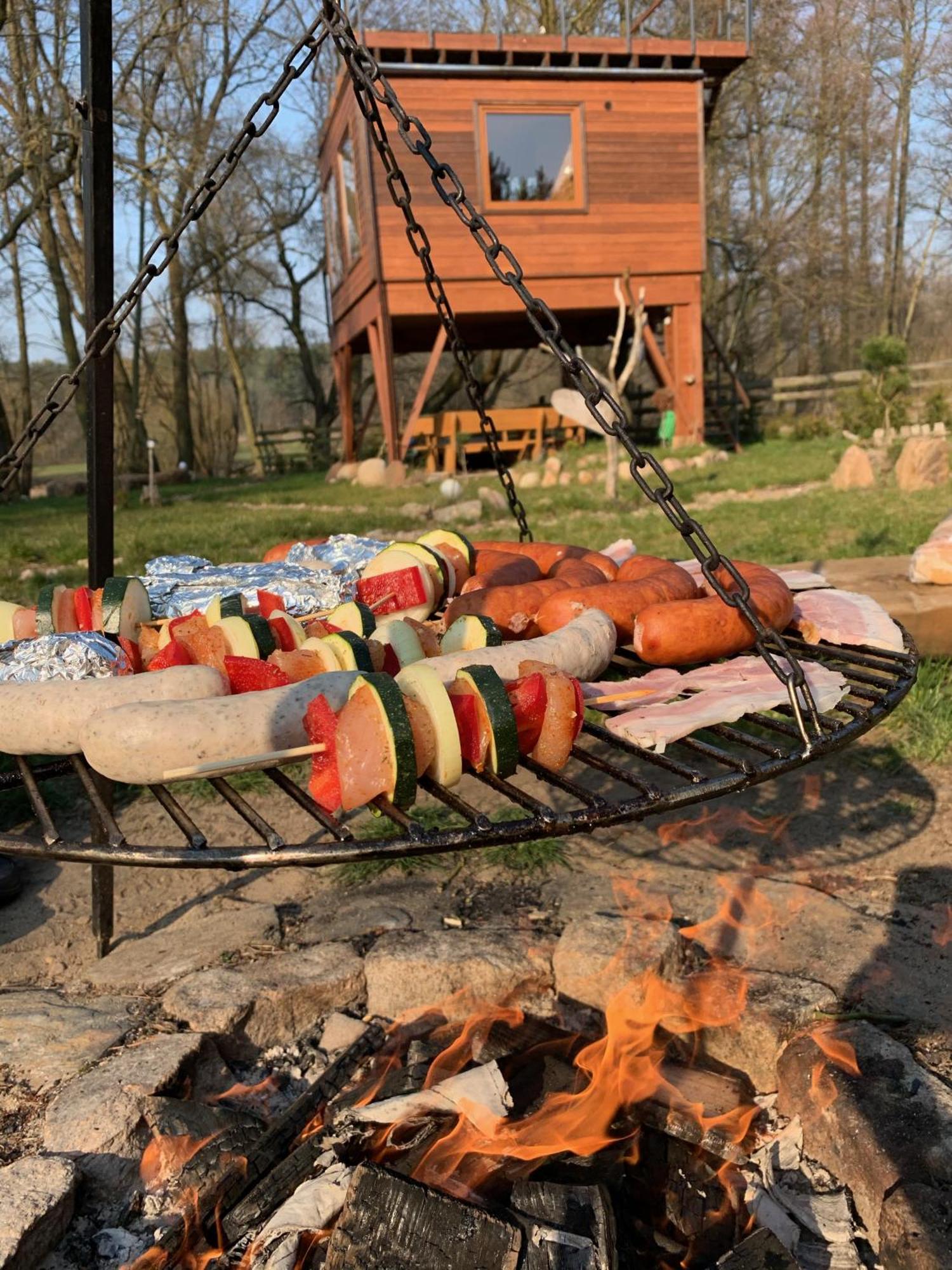 Domek Na Drzewie W Dolinie Uradu Villa Buitenkant foto